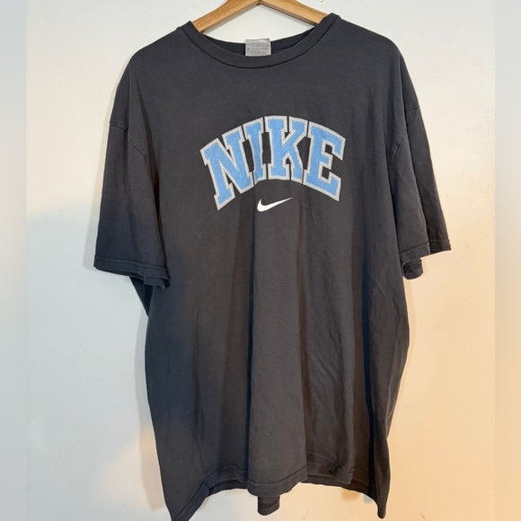 Nike Oversized Arch Logo T-Shirt – Dark Gray – Size XXL - Picture 2 of 5